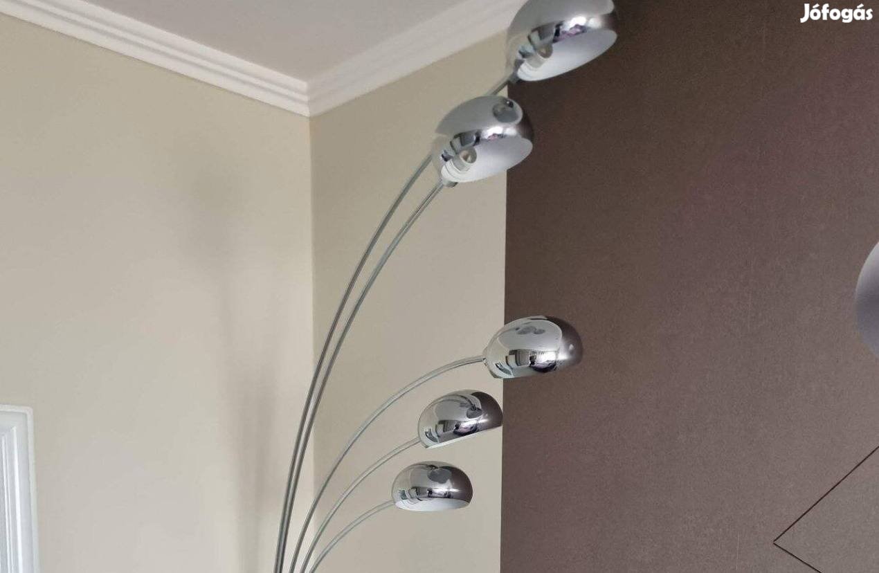 Állólámpa fém-ezüst eladó!