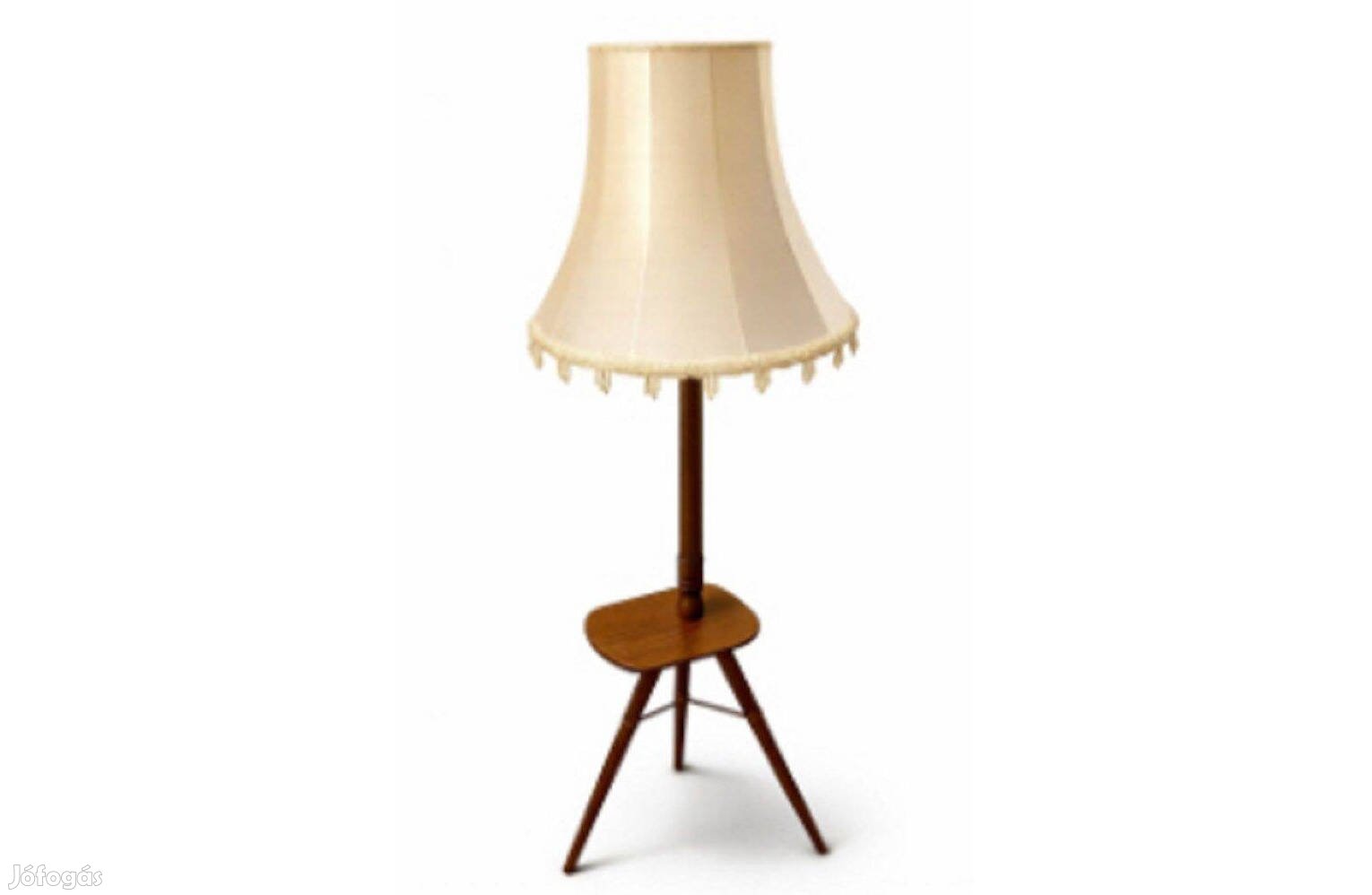 Állólámpa nappaliba