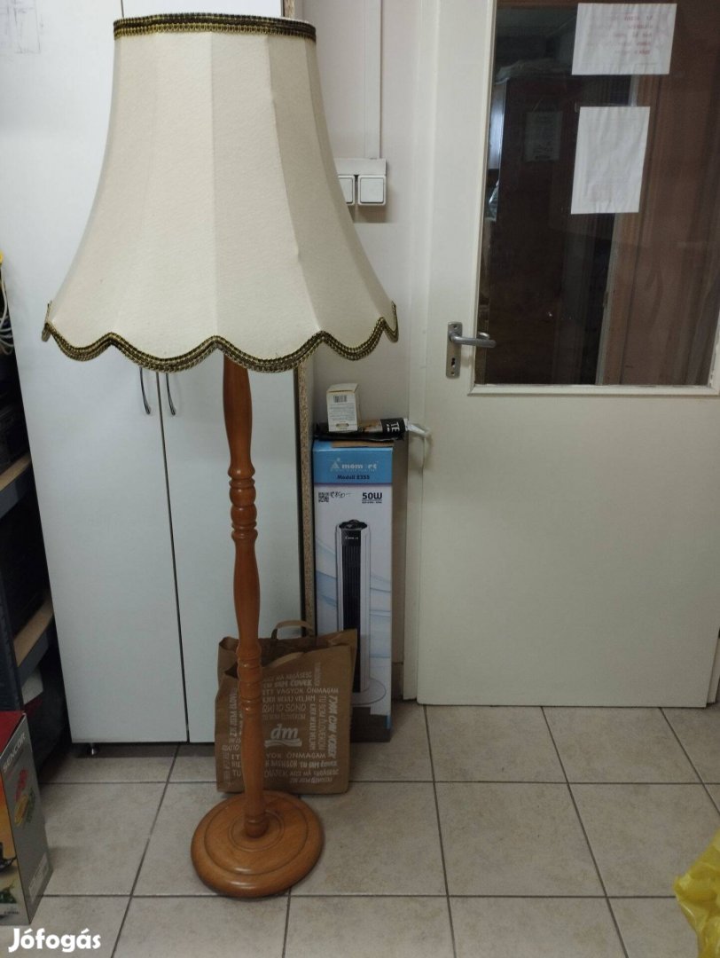 Állólámpa natút fa színű talppal,lámpaernyővel