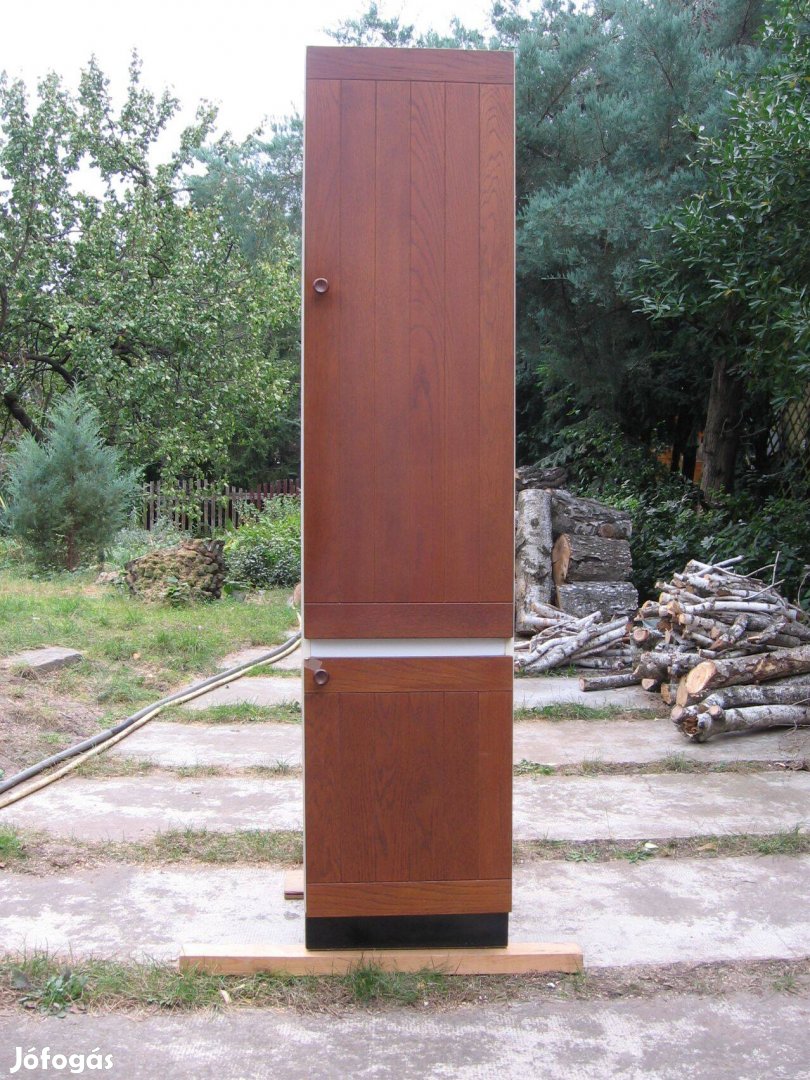 Állószekrény, jó állapotban, polcokkal
