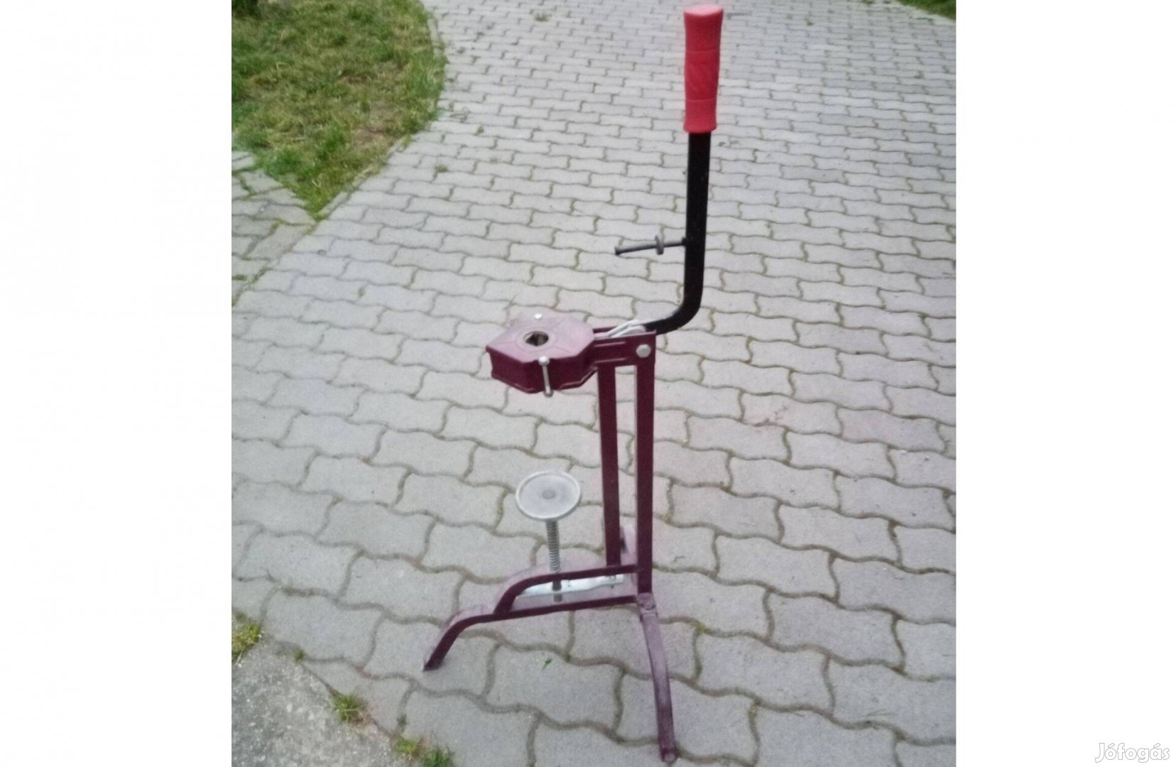 Állványos palackozó, dugózó