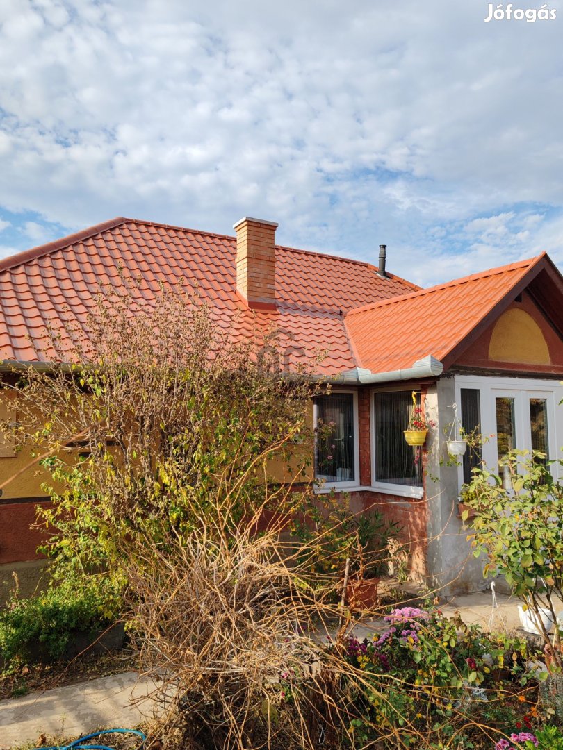 Álmai otthona Cibakházán várja! 2 szobás ház, ideális