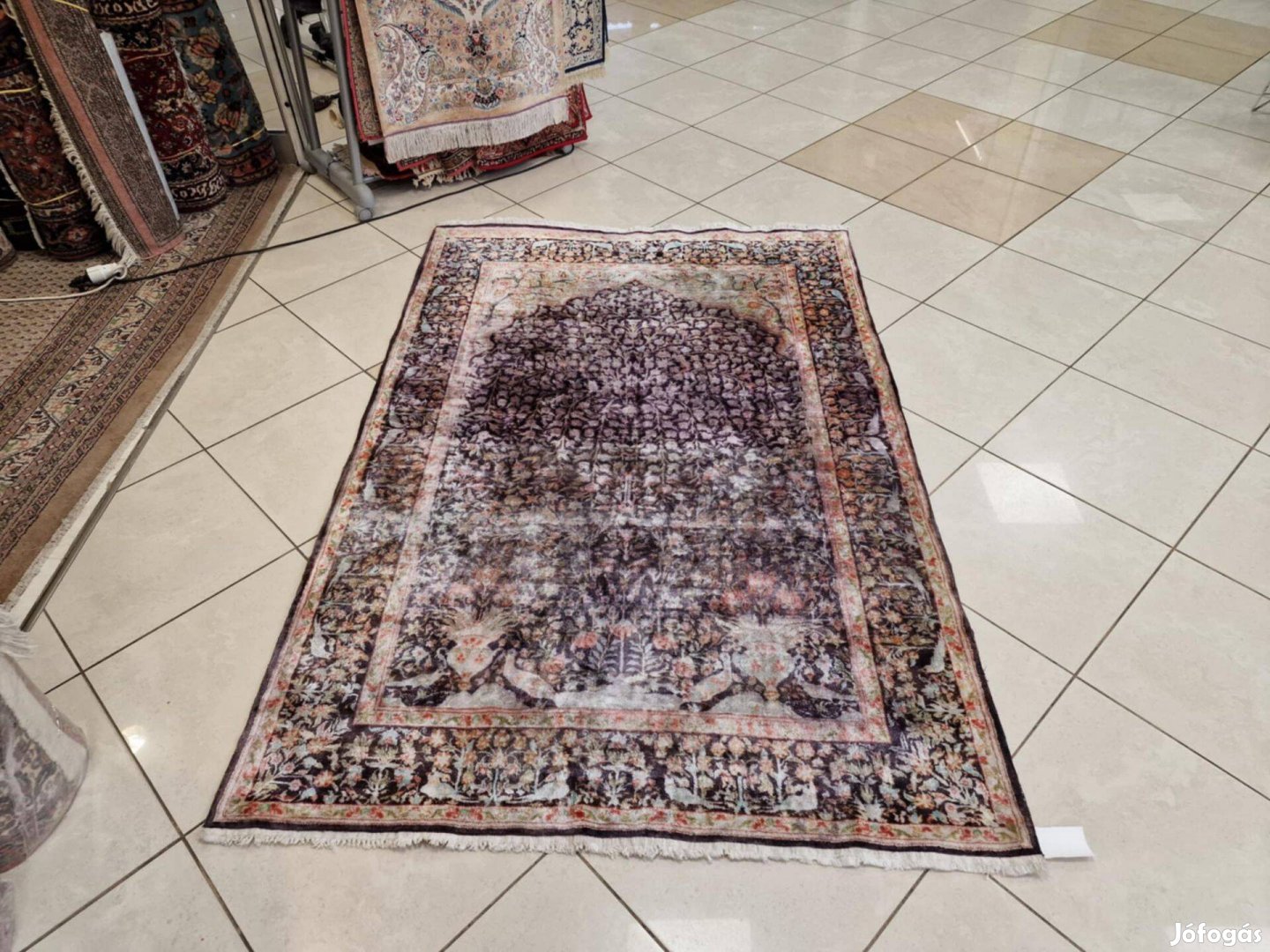 Álomszép madár motívumos 123x184 kézi selyem perzsa szőnyeg BFZ818