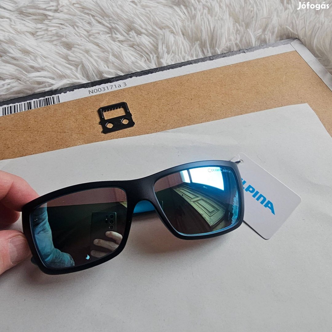 Alpina Kacey szemüveg, matt fekete új gyári zsákjában