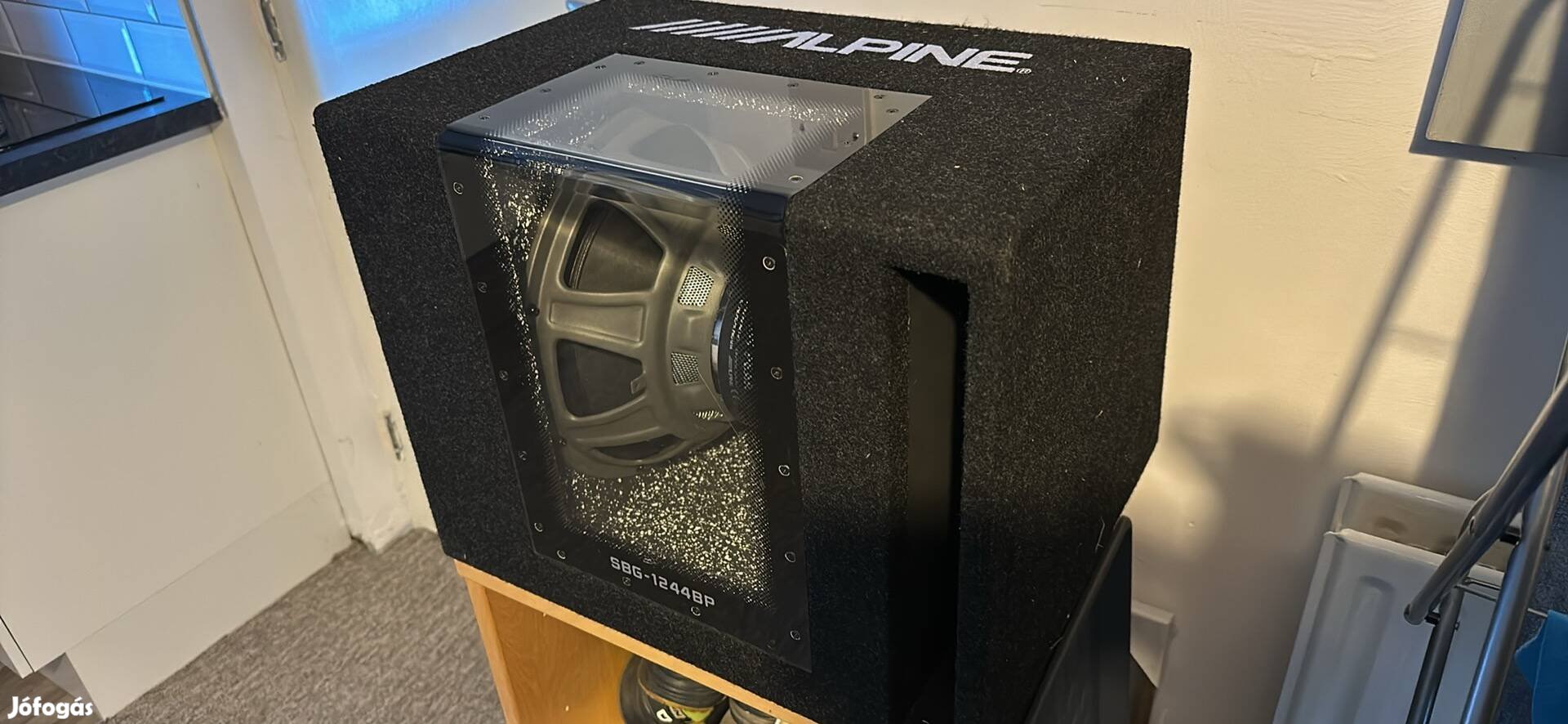 Alpine 250w-os mélyláda