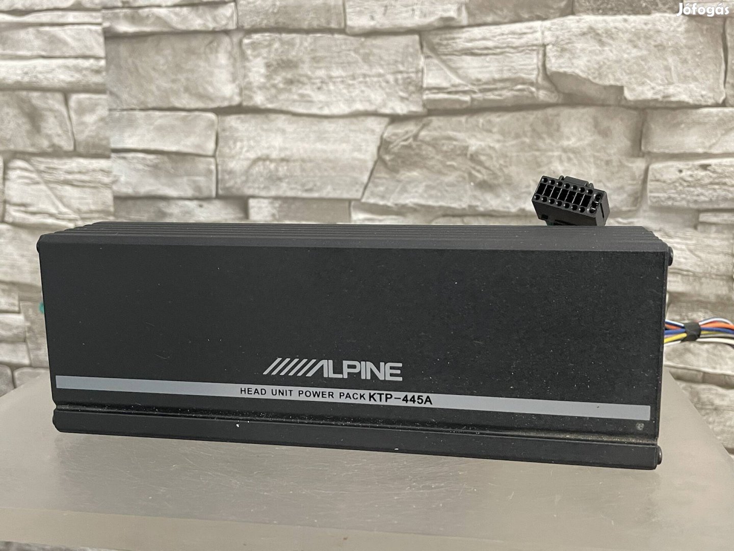 Alpine KTP-445A 4x100w erősítő gyári fejegységhez is! ISO