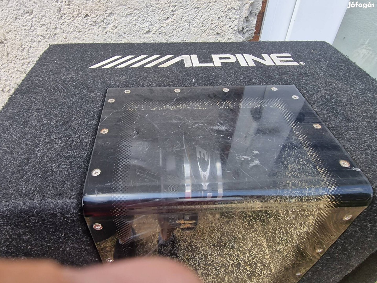 Alpine autós mélyláda subwoofer