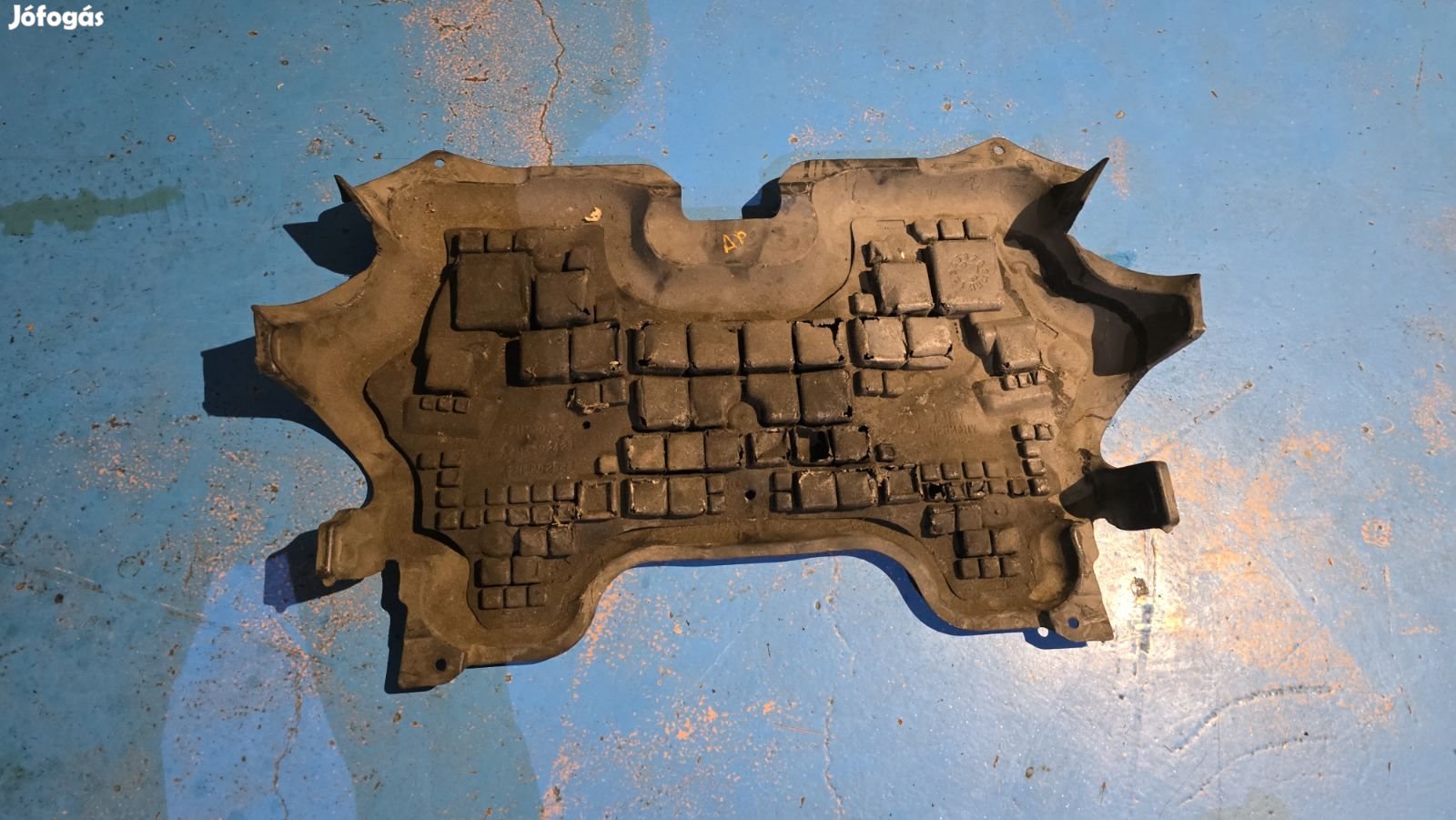 Alsó középső burkolat A2115204323 eladó