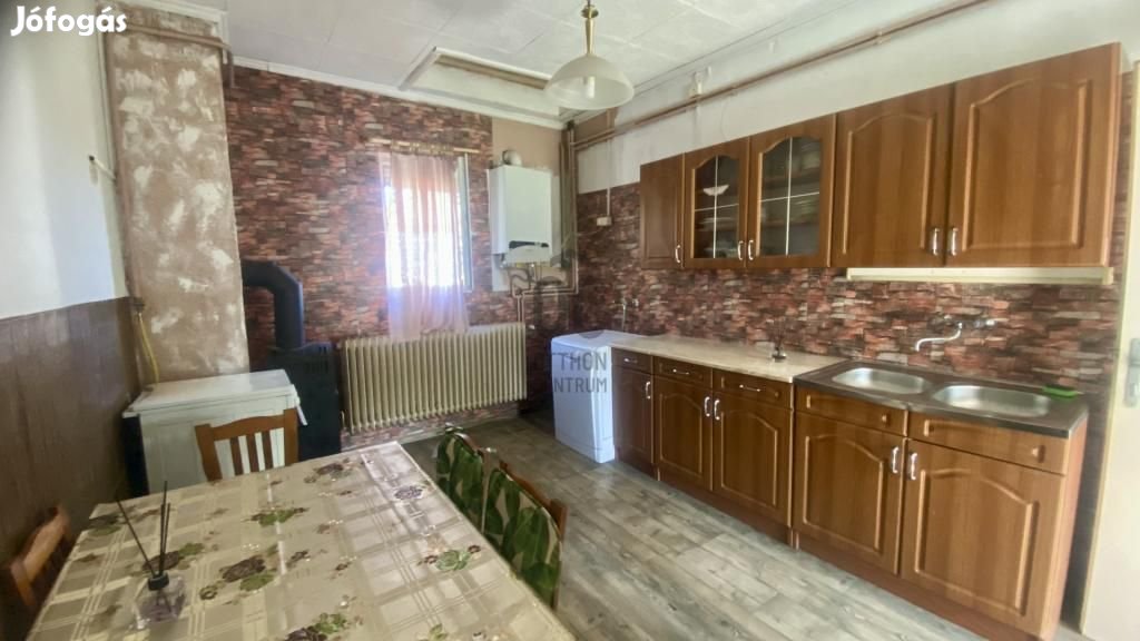 Alsórajki eladó 100 nm-es ház