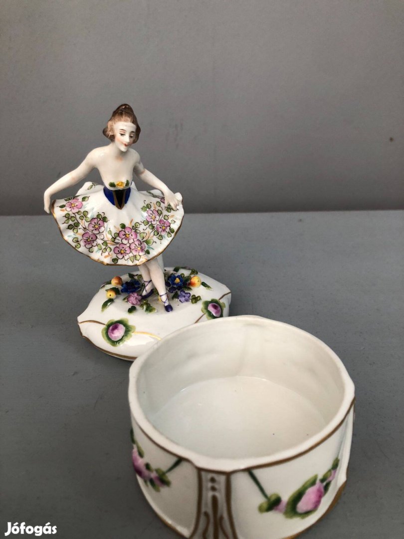 Alt Wien porcelán bombonier