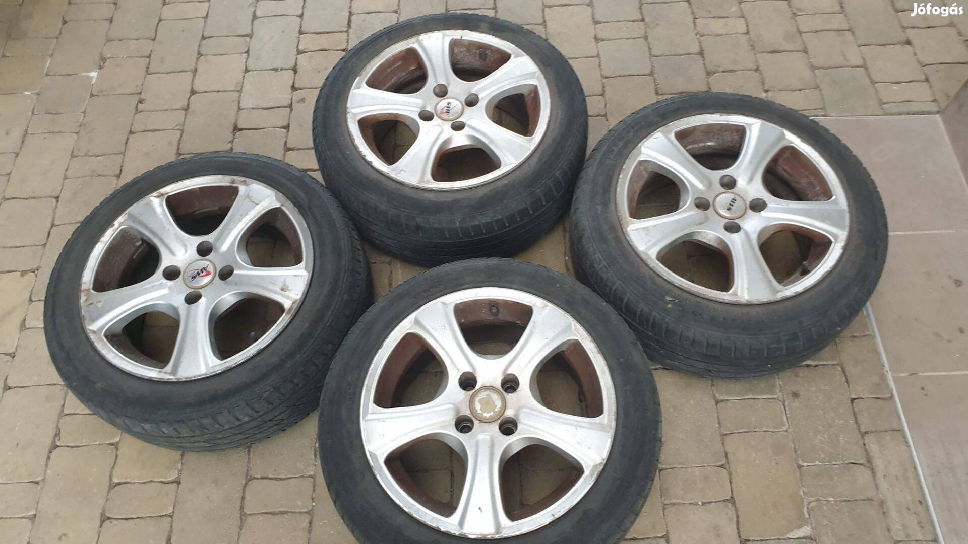 Alu felni 195/50R15-ös gumihoz