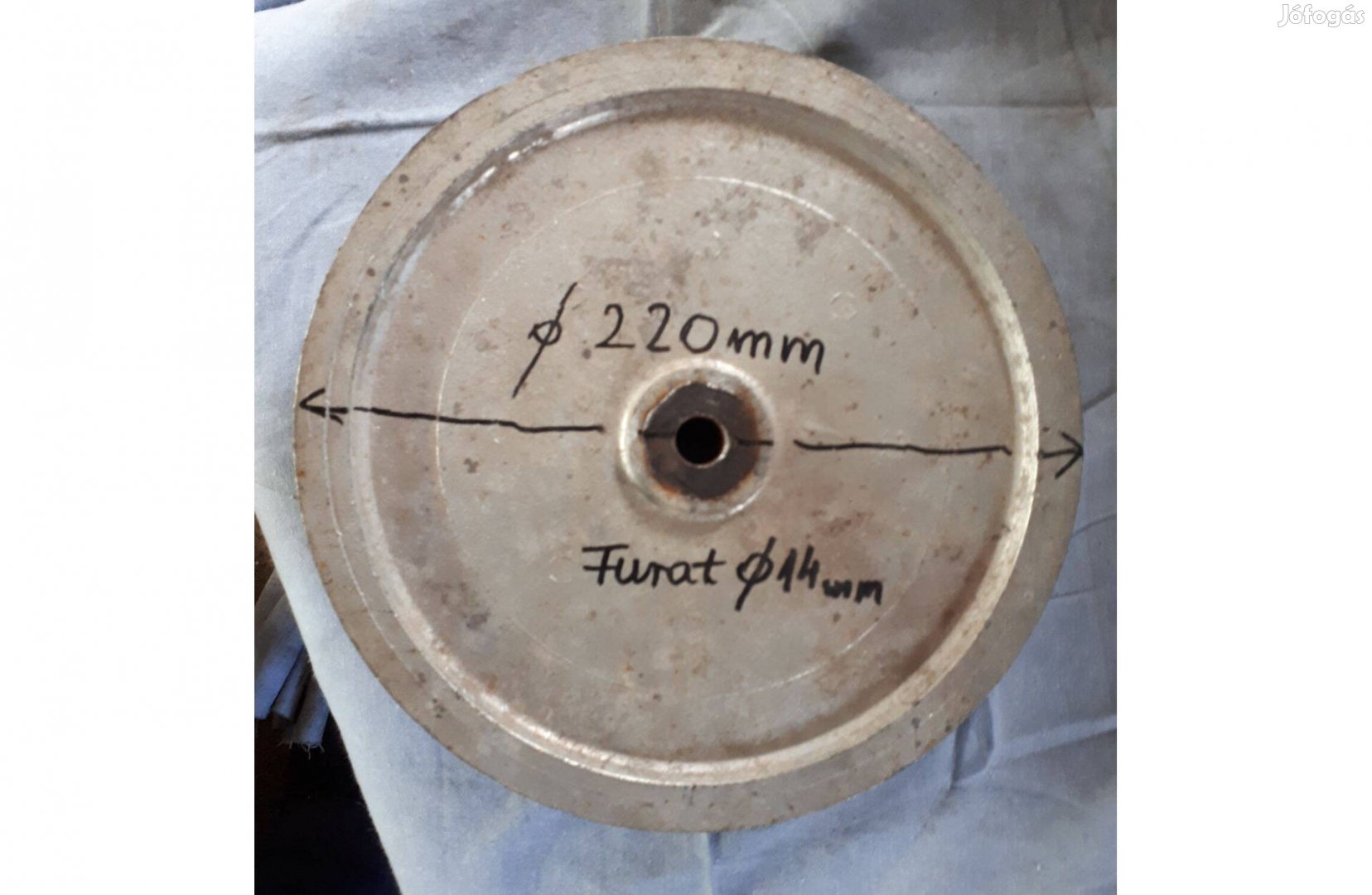 Alu öntött ékszíjtárcsa 220 mm-es külsővel eladó !