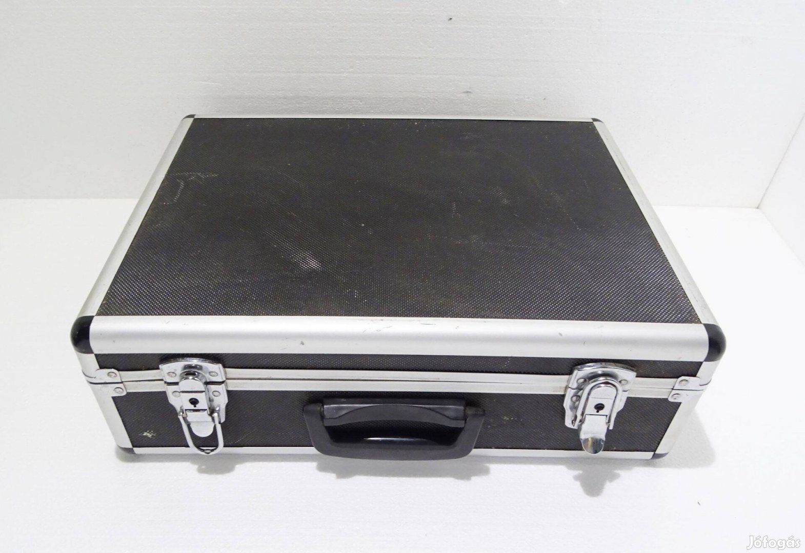 Alu szerszámos koffer táska szerszám tároló doboz box bőrönd