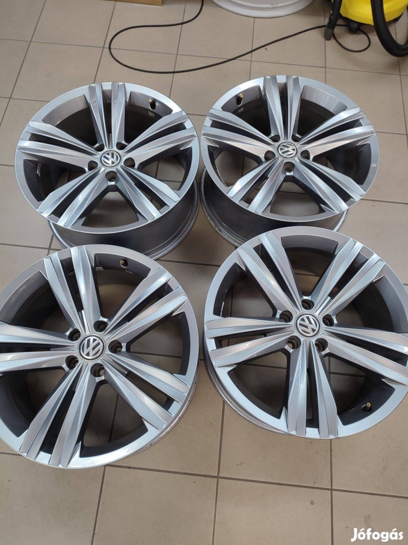 Alufelni 5x112 Volkswagen Arteon gyári újszerű garnitúra 18"méretben!