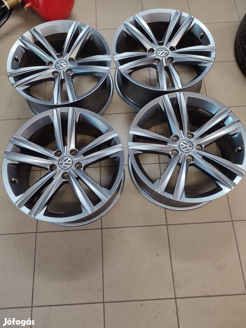 Alufelni 5x112 Volkswagen Arteon gyári újszerű garnitúra 18"méretben!