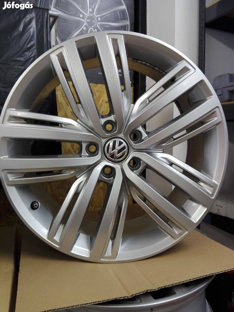 Alufelni 5x112 Volkswagen Tiguan gyári újszerű garnitúra 19"méretben!