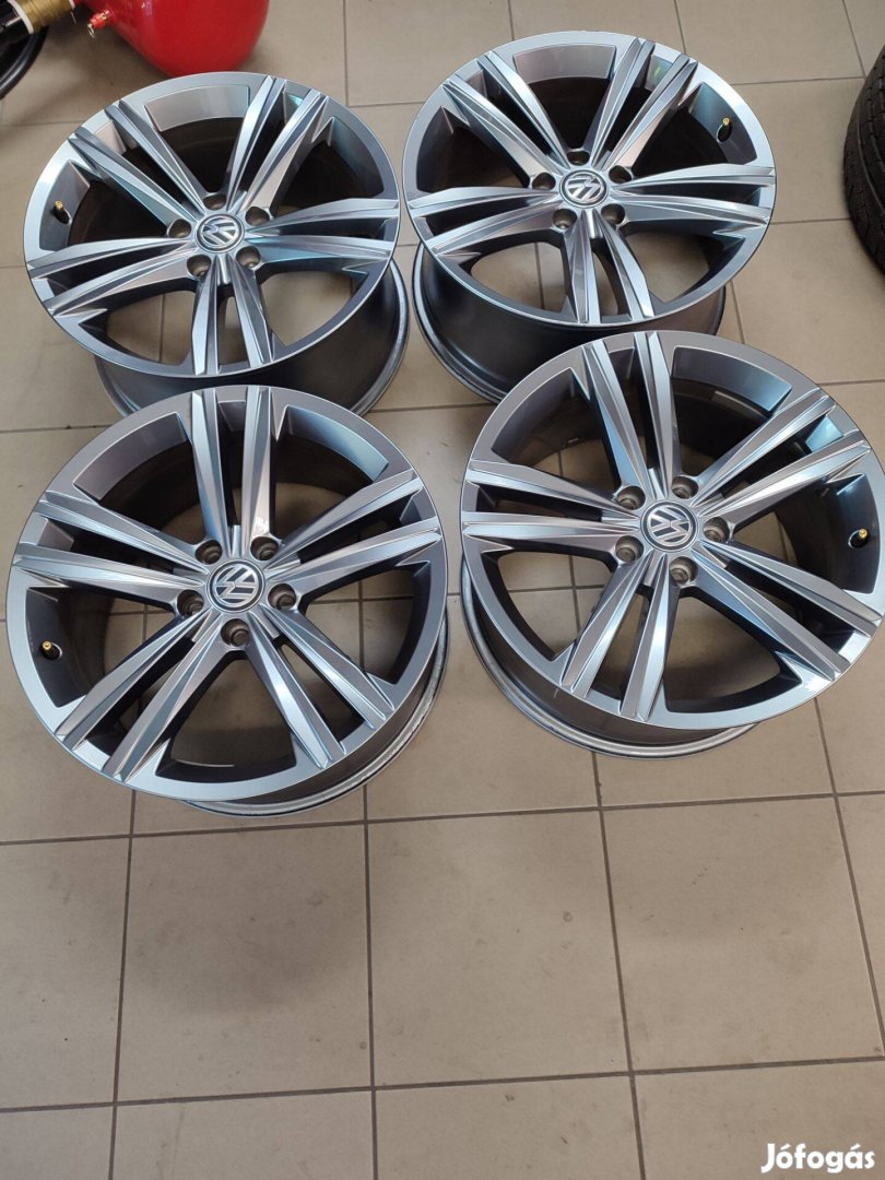 Alufelni 5x112 Volkswagen gyári újszerű garnitúra 19"méretben!