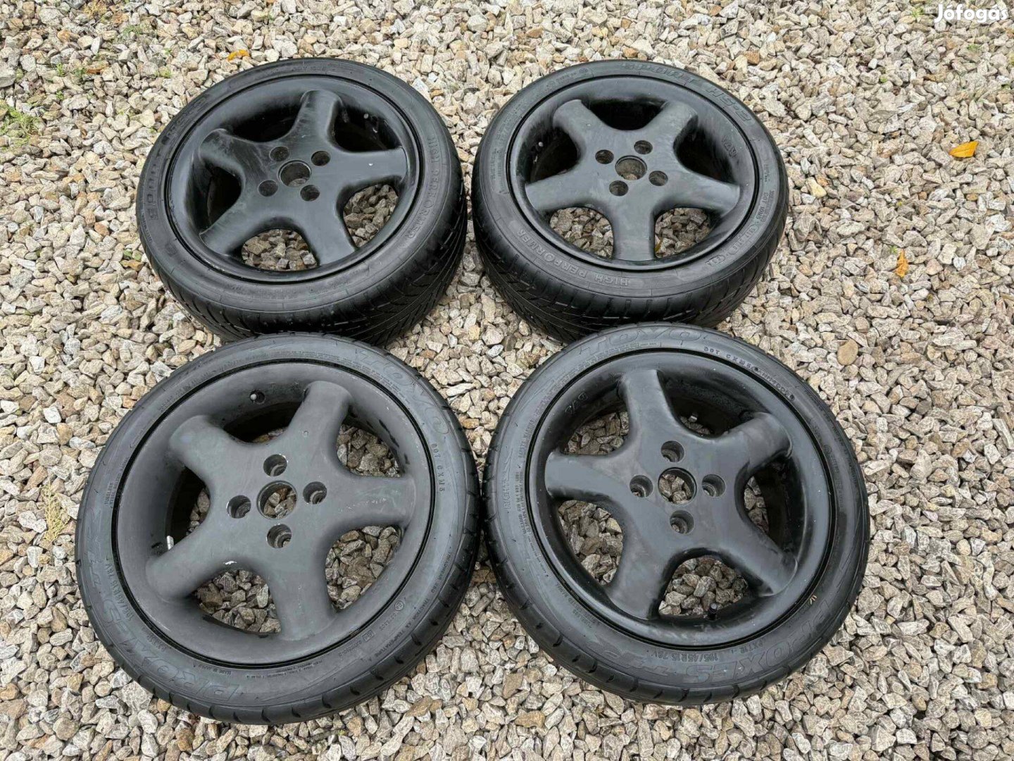 Alufelni Renault 4x100 Toyo 195/45 R15 gumikkal