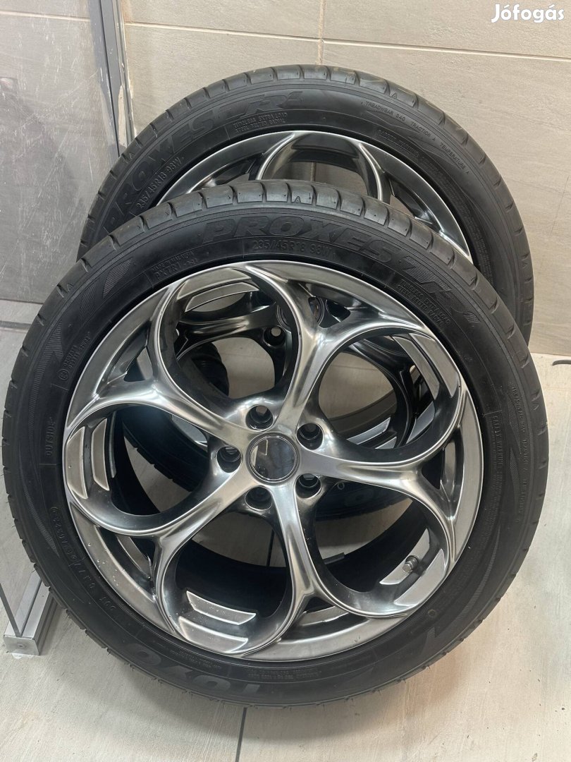 Alufelni nyárigumival 235/45R18 98W 5x110