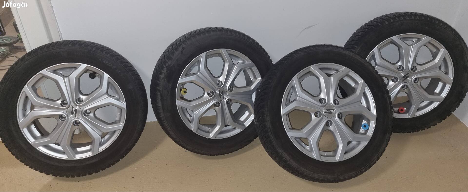 Alufelni téli gumival eladó