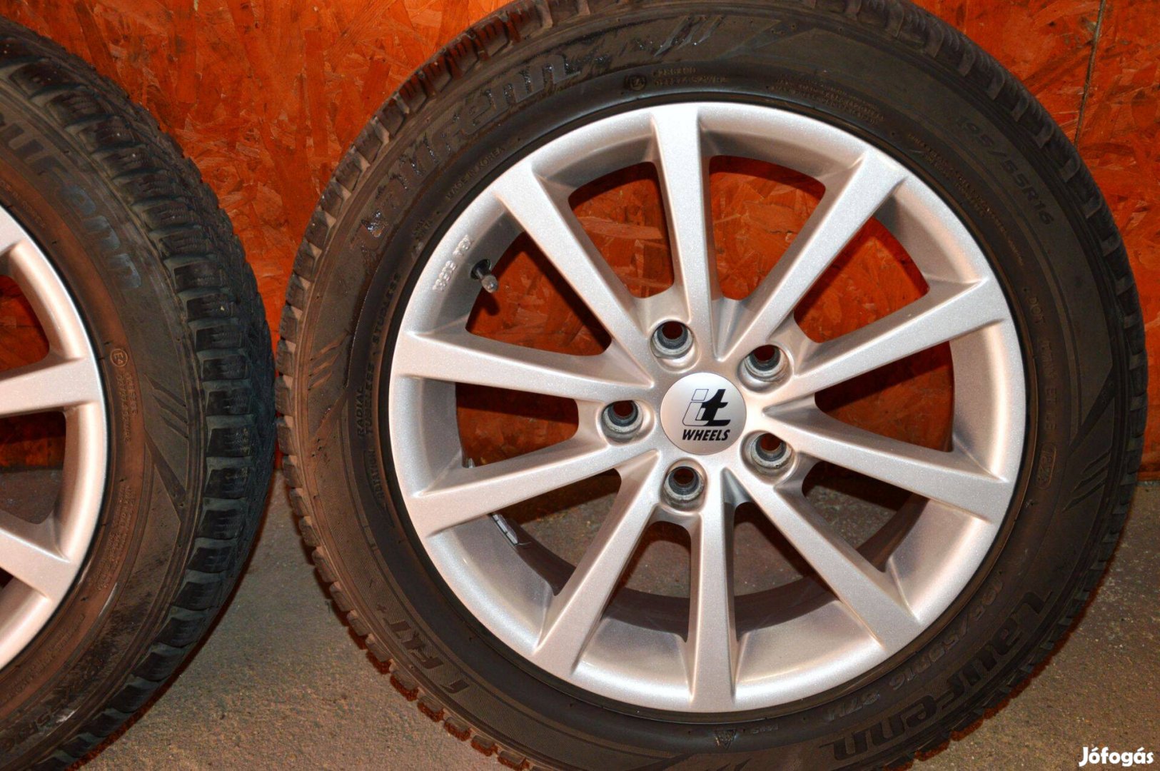 Alufelni téligumival szenzorokkal 5x114,3 195/55R16