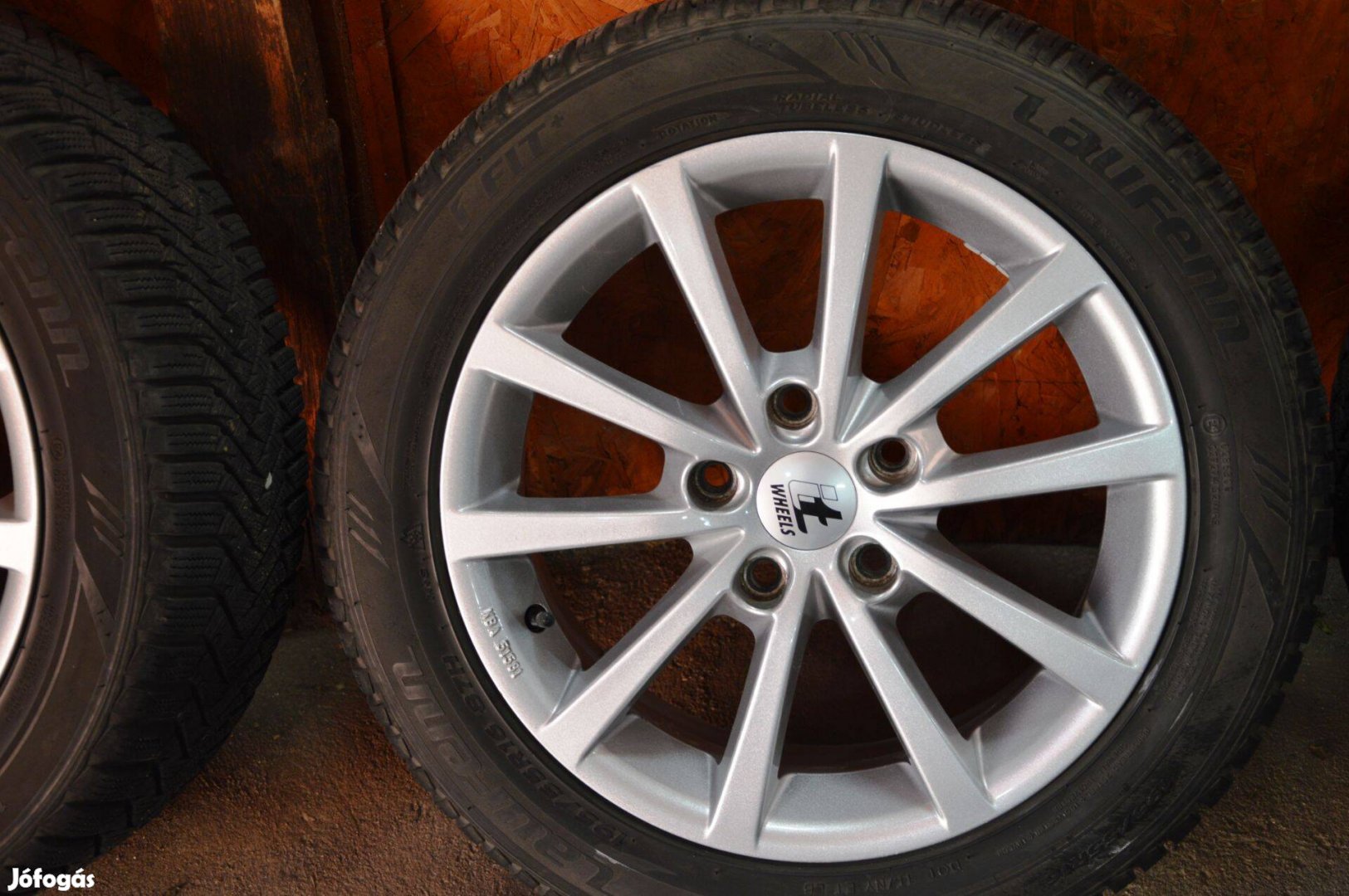 Alufelni téligumival szenzorokkal 5x114,3 195/55R16 Renault Nissan stb