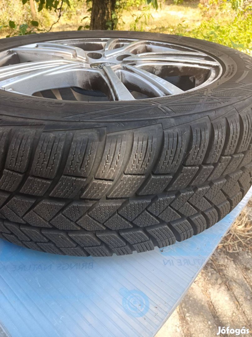 Alufelnire szerelt téli gumi 235/55 R17