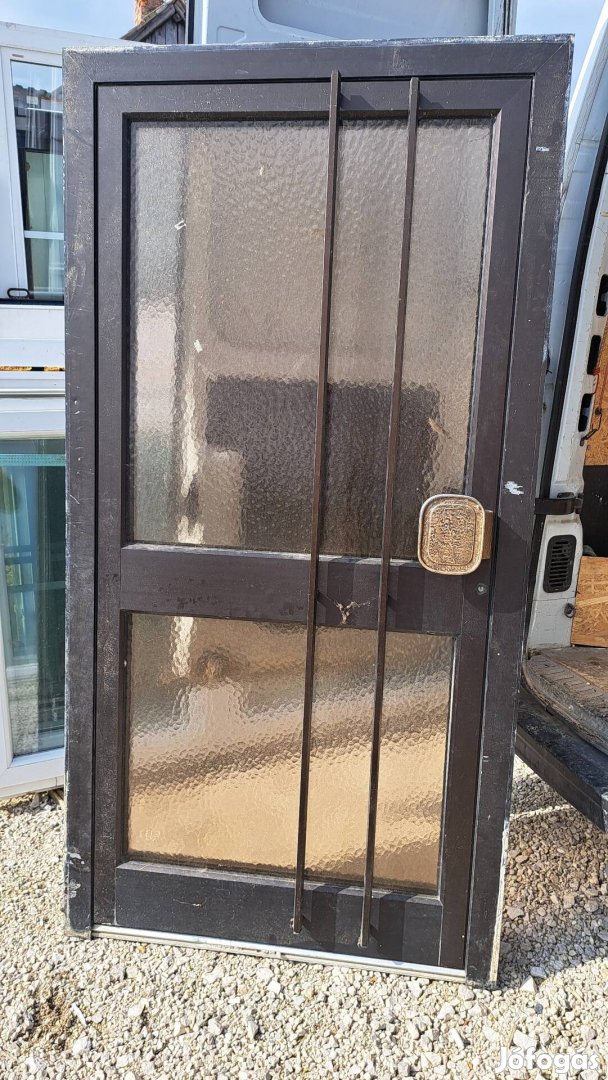 Alumínium bejárati ajtó 106×206