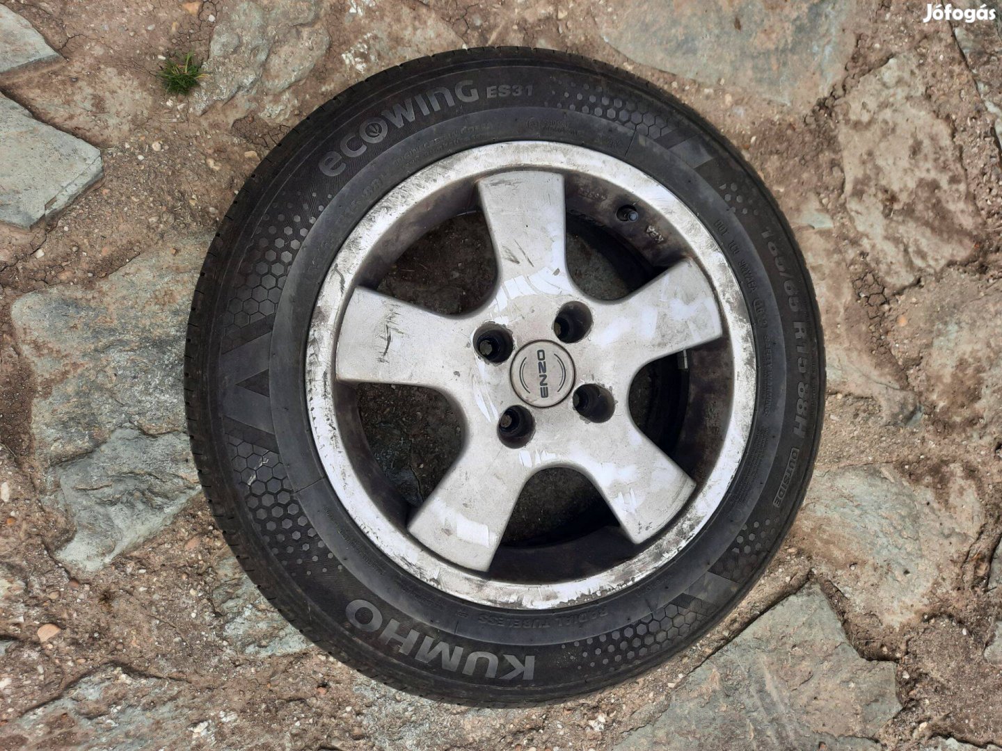 Alumínium felni185/65 R15 88H nyári gumival (2022 es évjárat)