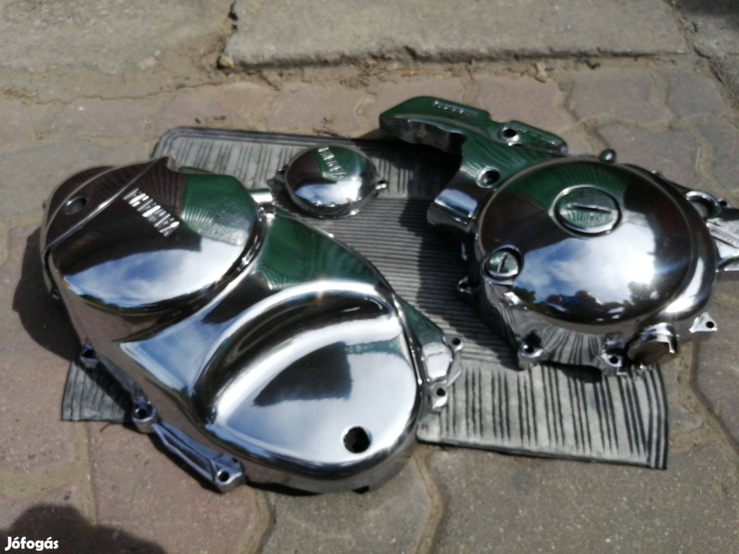 Alumínium motor alkatrész polírozás