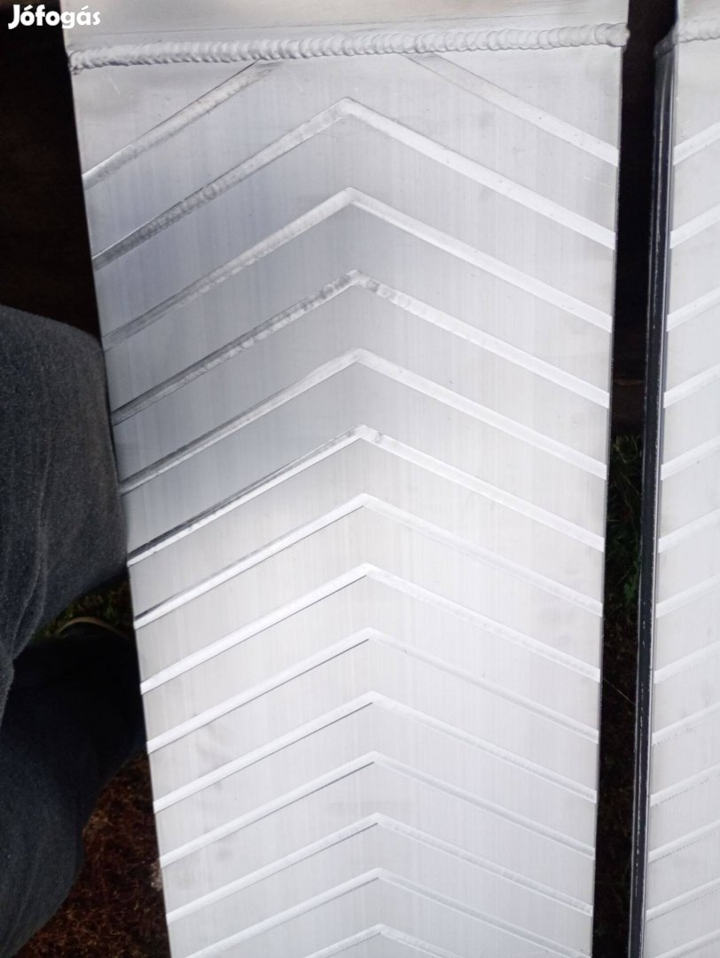 Alumínium rámpa trélerhez , autómentőhőz 2,5m