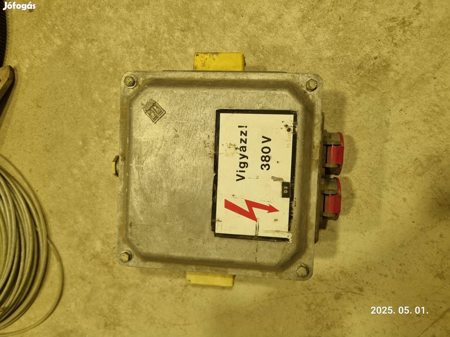 Alumínium tokozott elektromos szekrény, retro