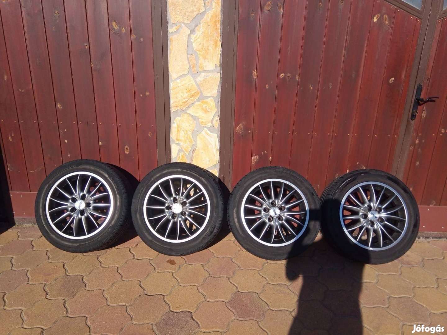 Alutec felni, nyári Hankook gumival eladó