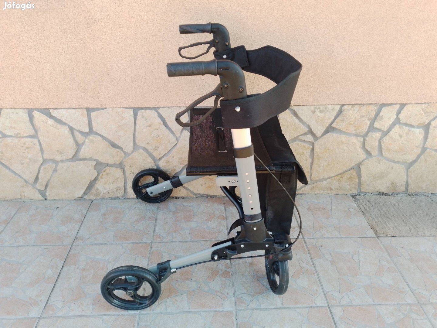 Aluvázas Rollator orvosi segédeszköz újszerű állapotban. 