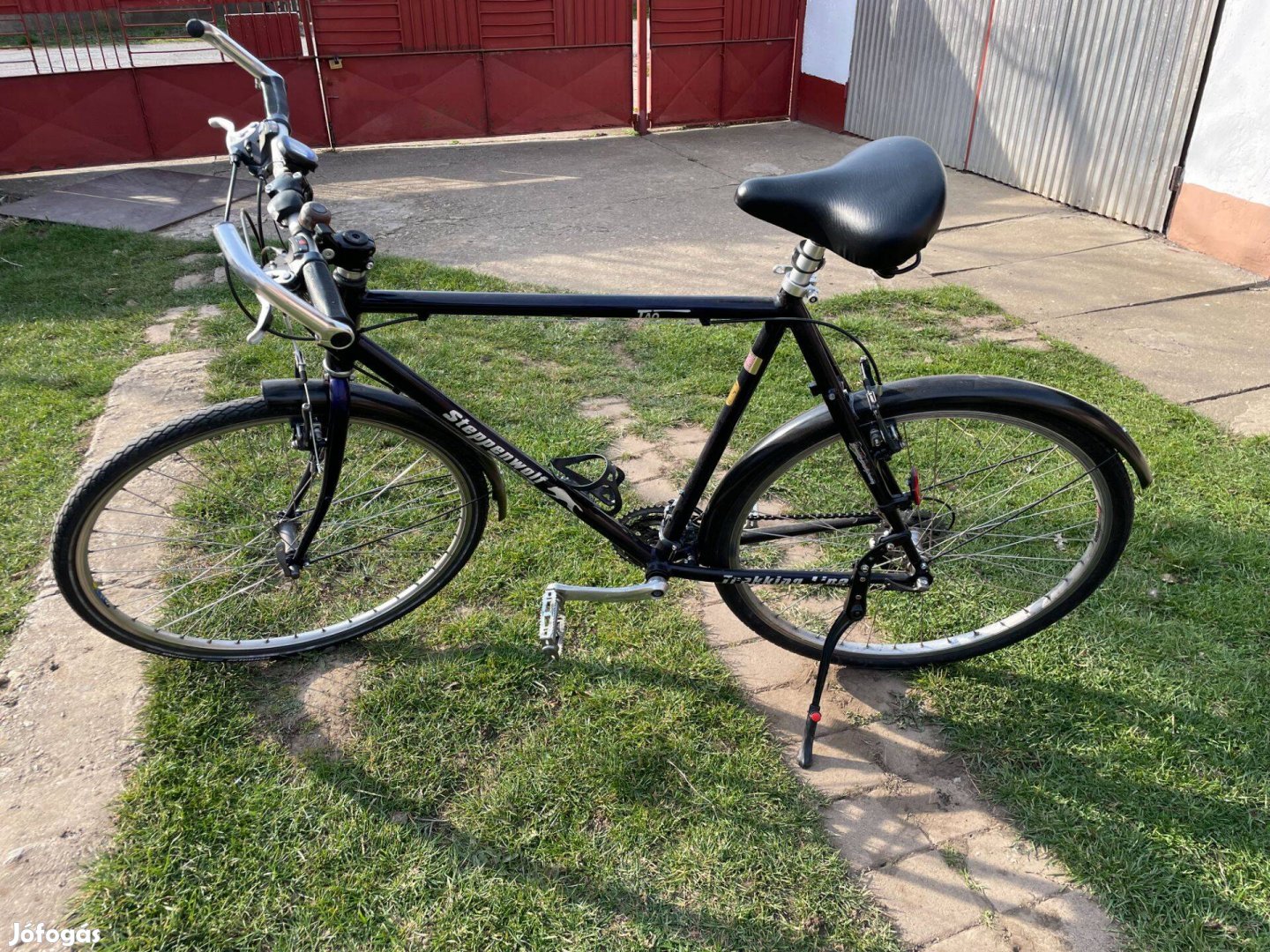 Aluvázas Trekking kerékpár 28-as