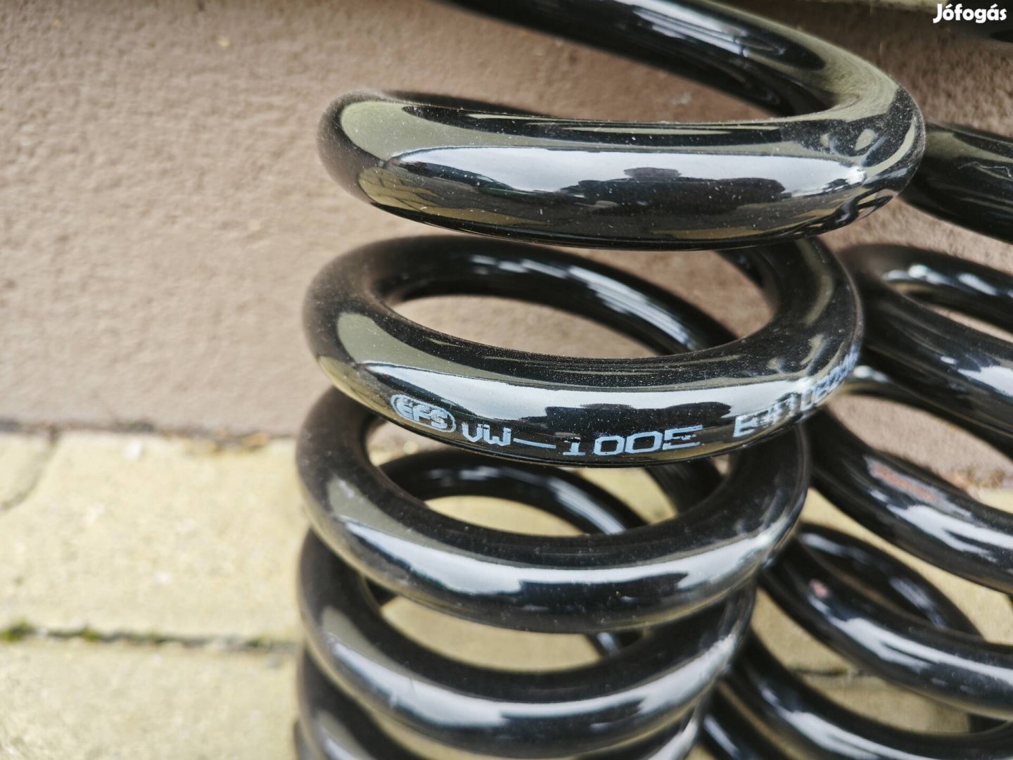 Amarok első emelő rugó eladó!