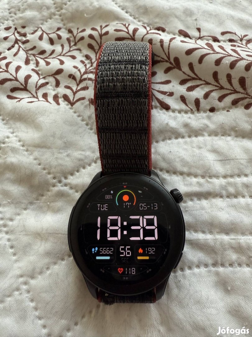 Amazfit GTR 4 szép állapotban (egy-két hajszálkarccal), szíj nélkül
