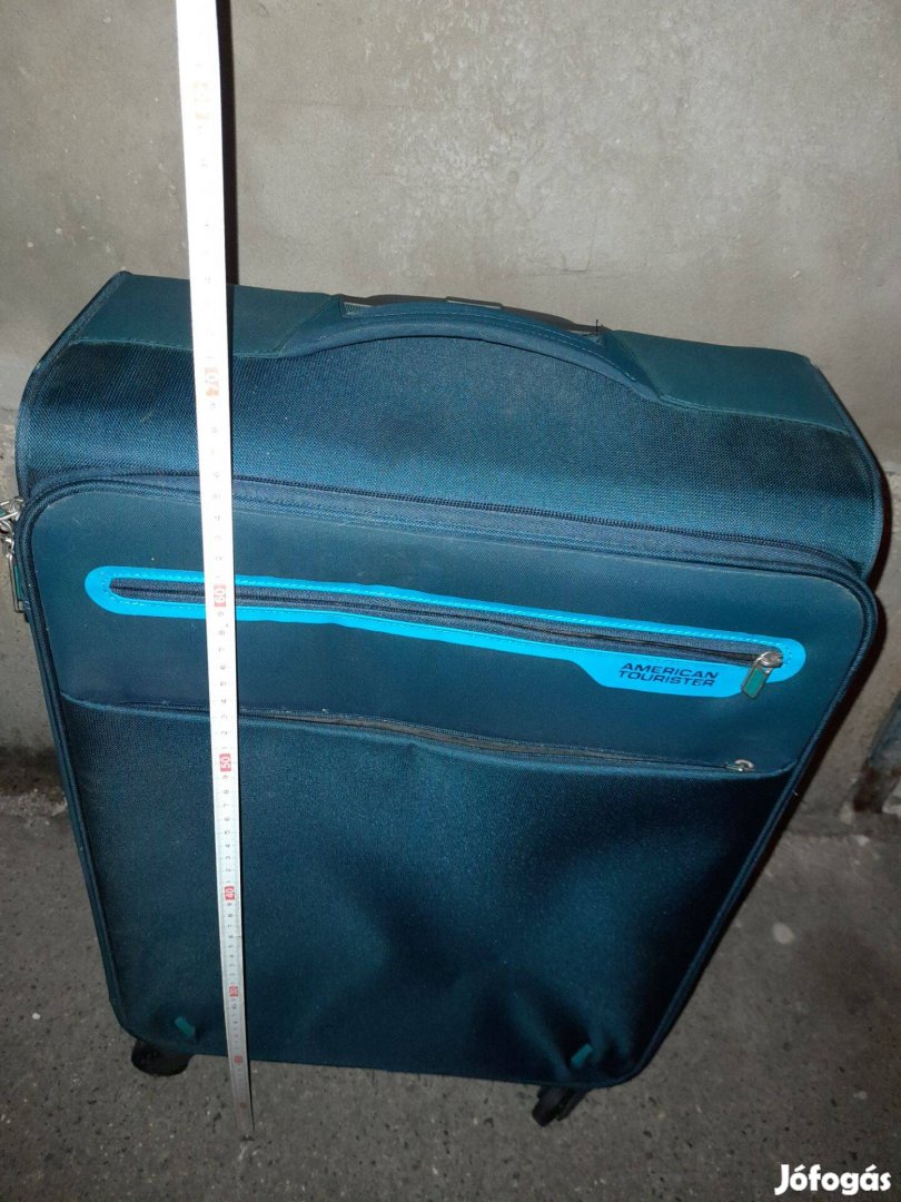 American Tourister negykerekű pillekönnyű börönd