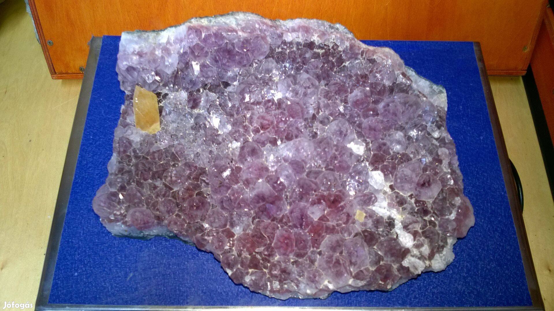 Ametiszt (A-3) ásvány, természetes képződmény eladó