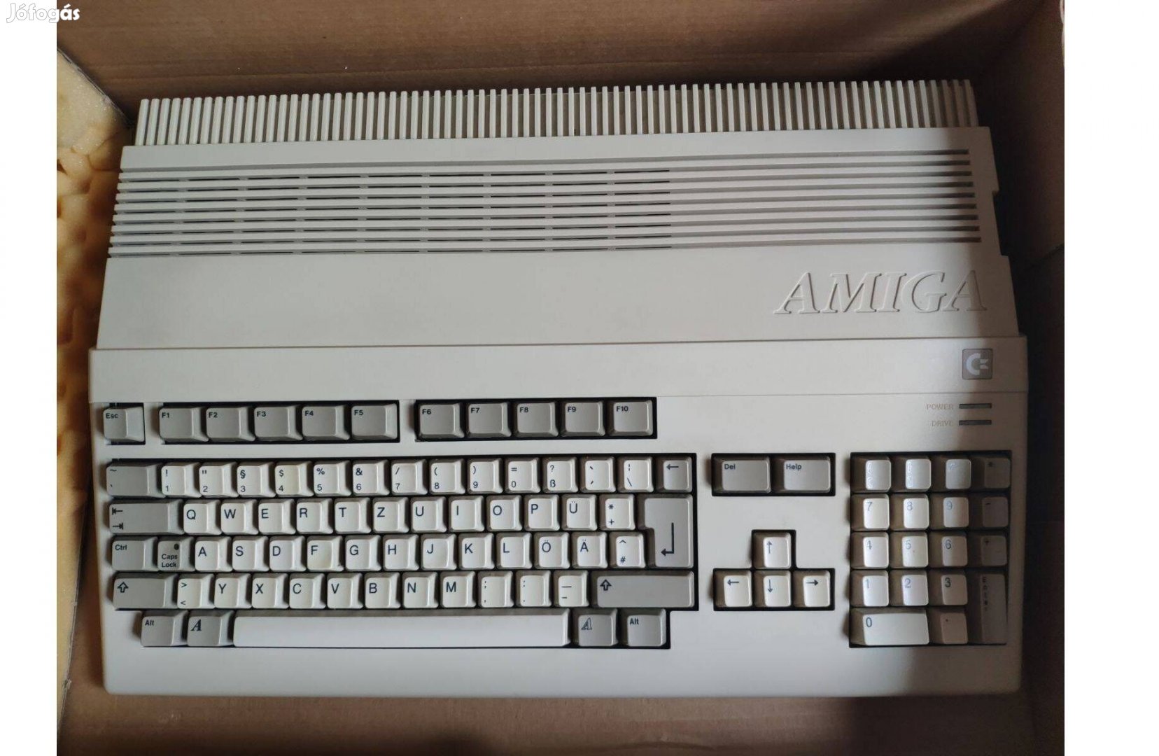 Amiga 500 - gyári dobozzal porvédővel gépkönyvvel rengeteg tartozékkal