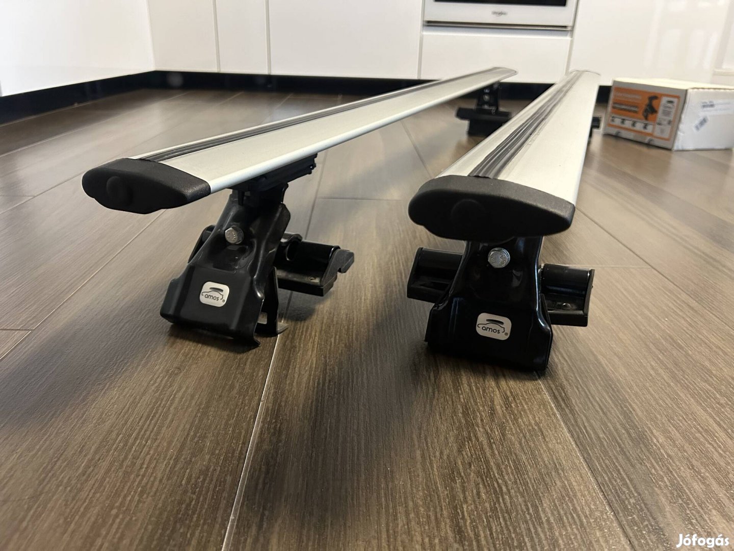 Amos D-1 szélzajmentes alu zárható tetőcsomagtartó