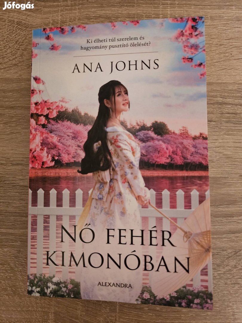 Ana Johns: Nő fehér kimonóban