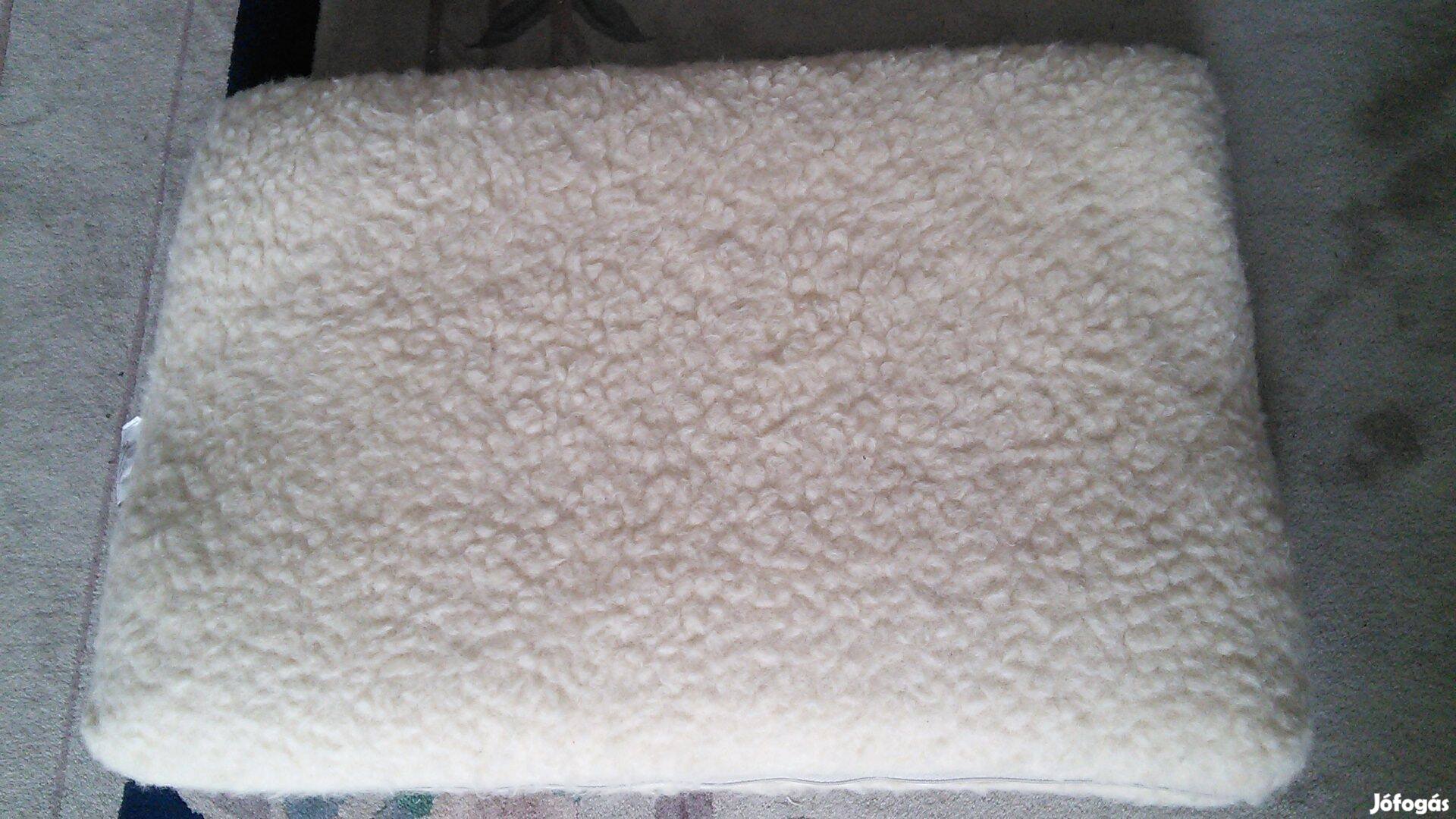 Anatómiai ergonomiai párna gyapjú huzattal 60x40 ergonomikus