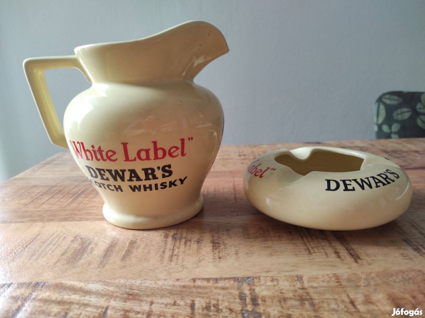 Angol Wade mázas porcelán Dewar's whisky kancsó és hamutál készlet!