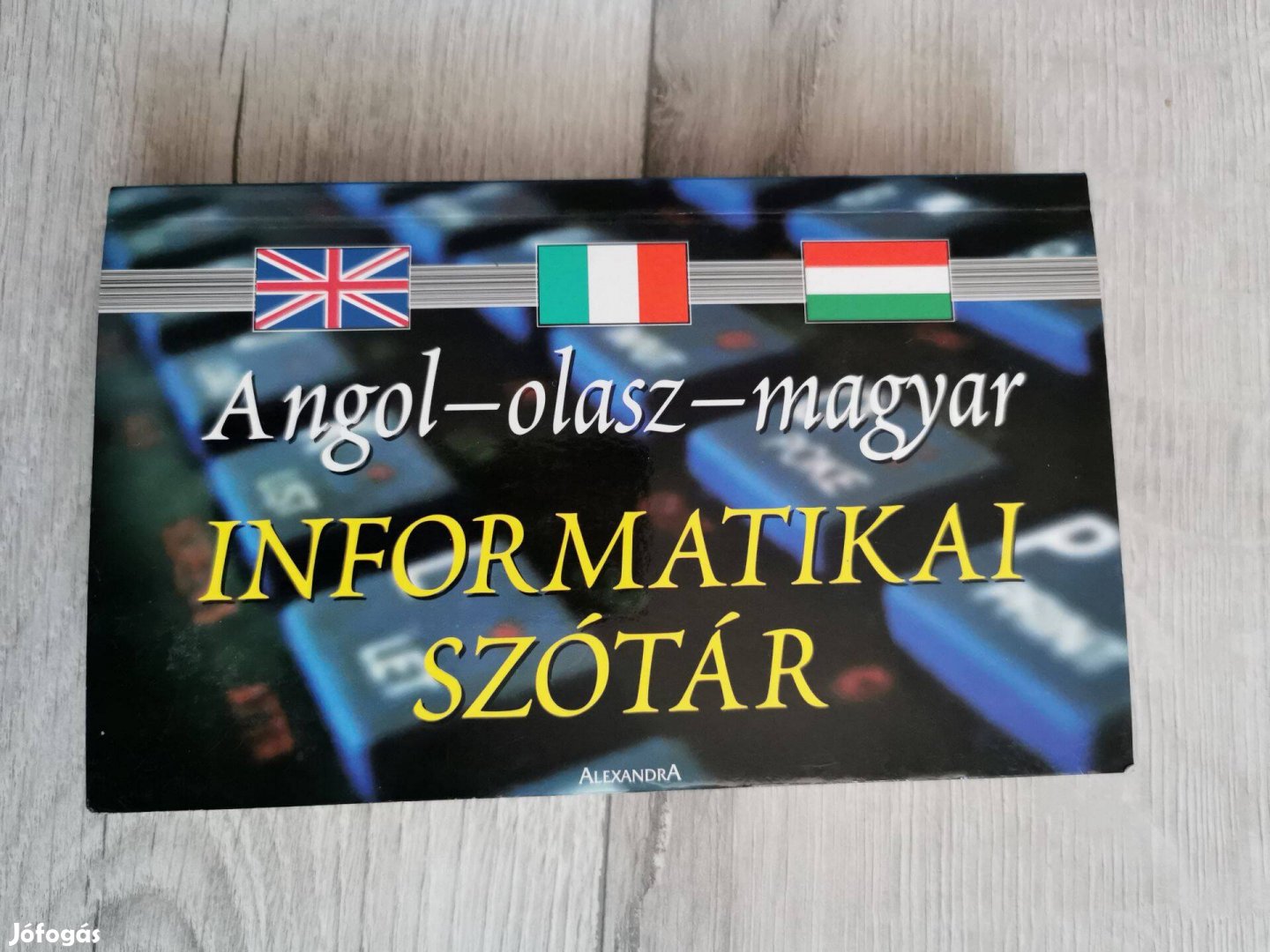 Angol-olasz-magyar háromnyelvű informatikai zsebszótár