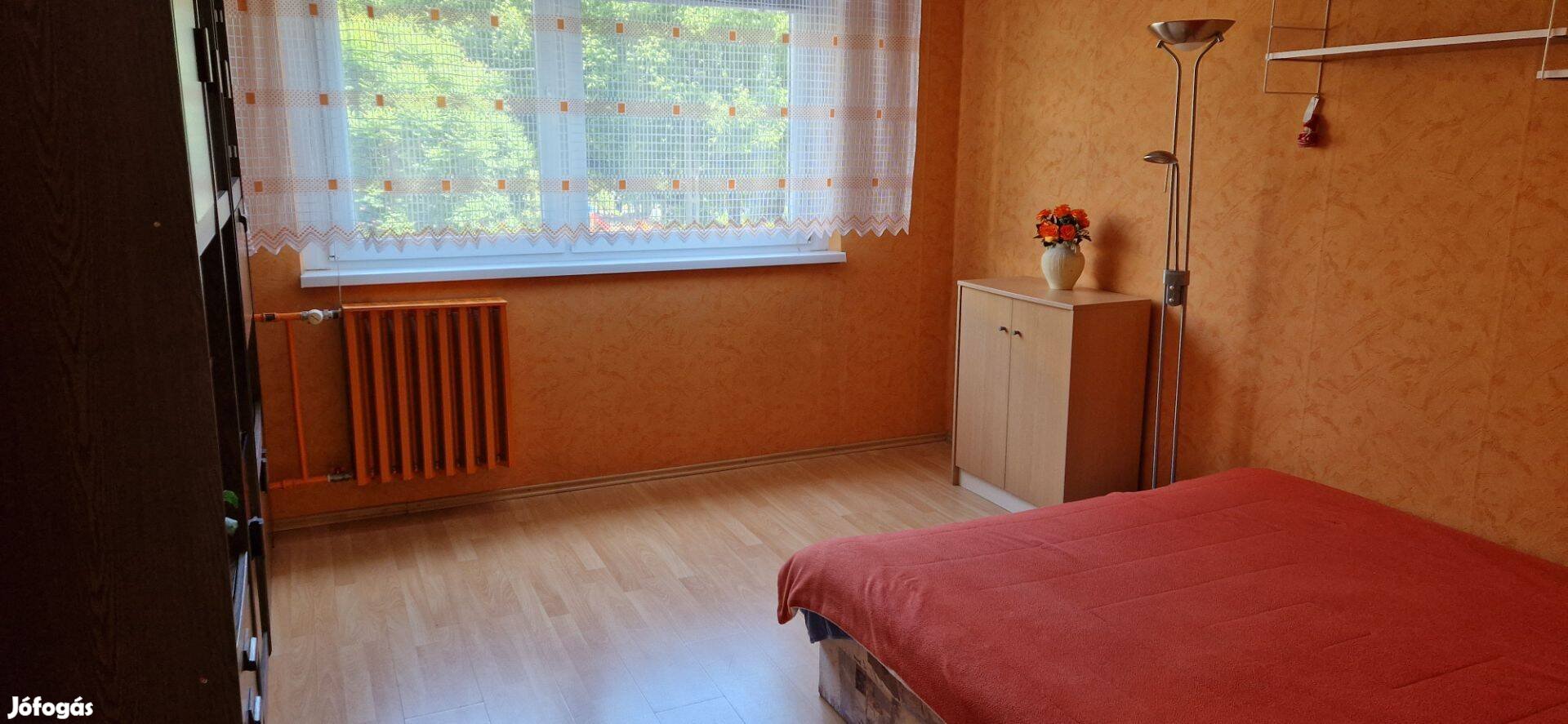 Angyalföldön, Lehel térnél 2 szoba gardróbos lakás kiadó