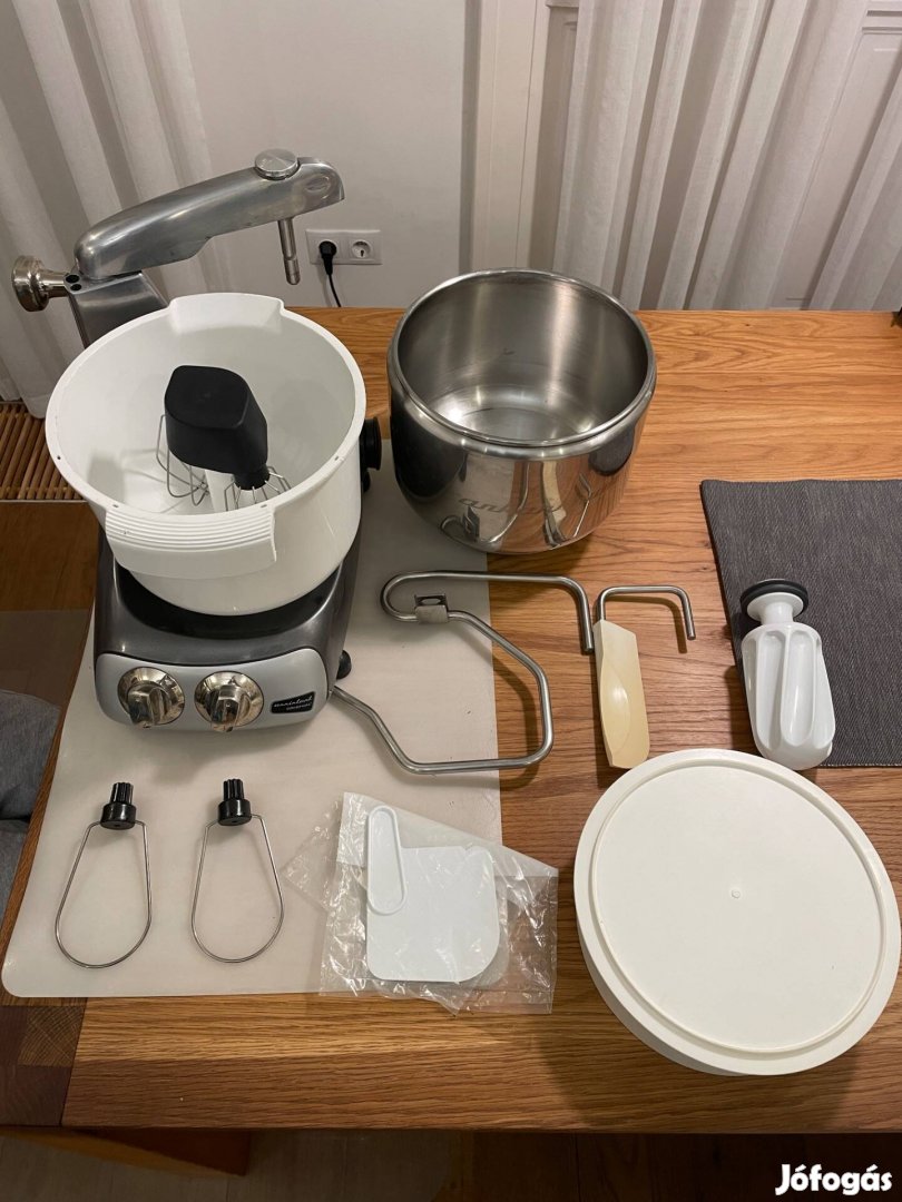 Ankarsrum Assistent dagasztógép, habverővel. Dagasztógép