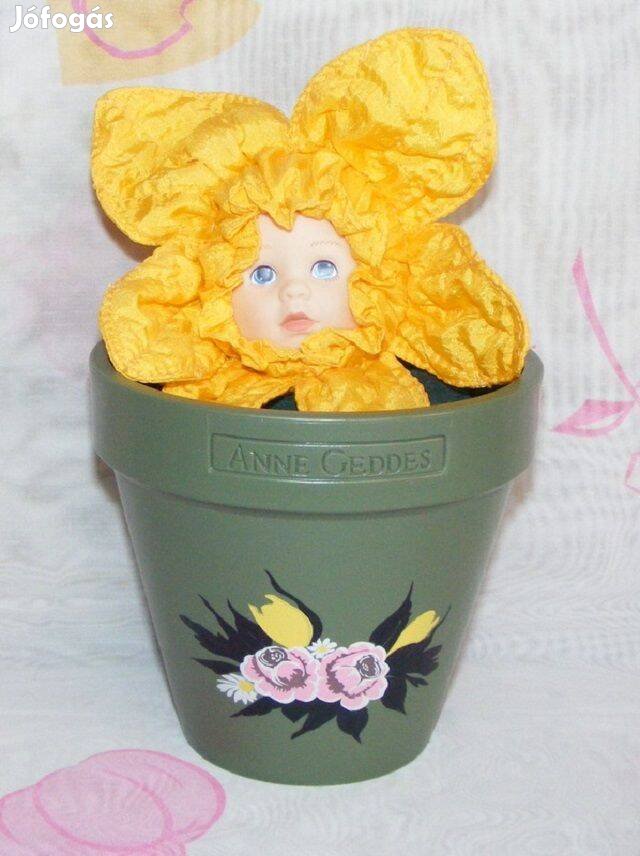 Anne Geddes virág baba kaspóban