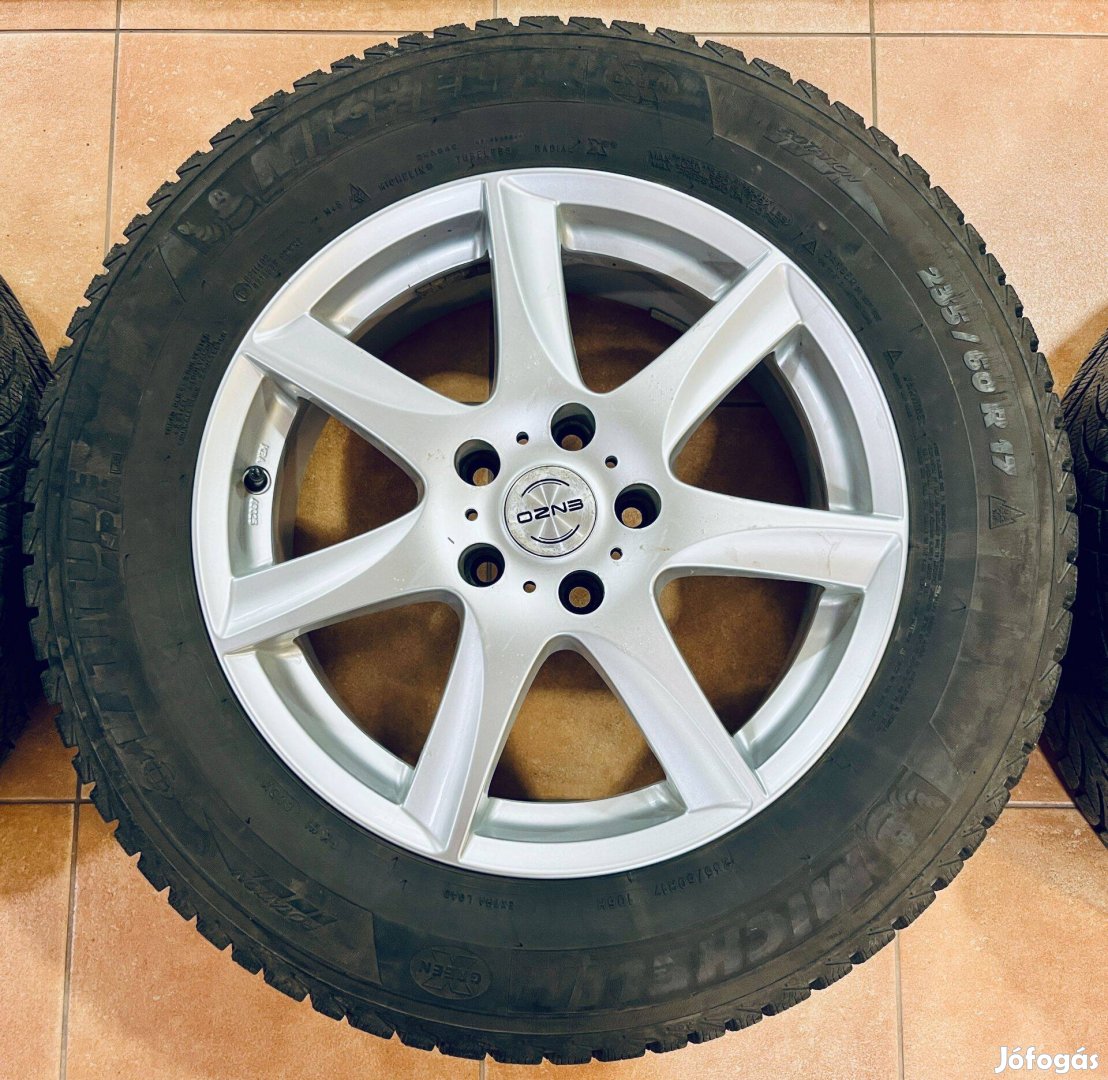 Antara kerék Michelin Latitude Alpin 235/60R17 téli gumival