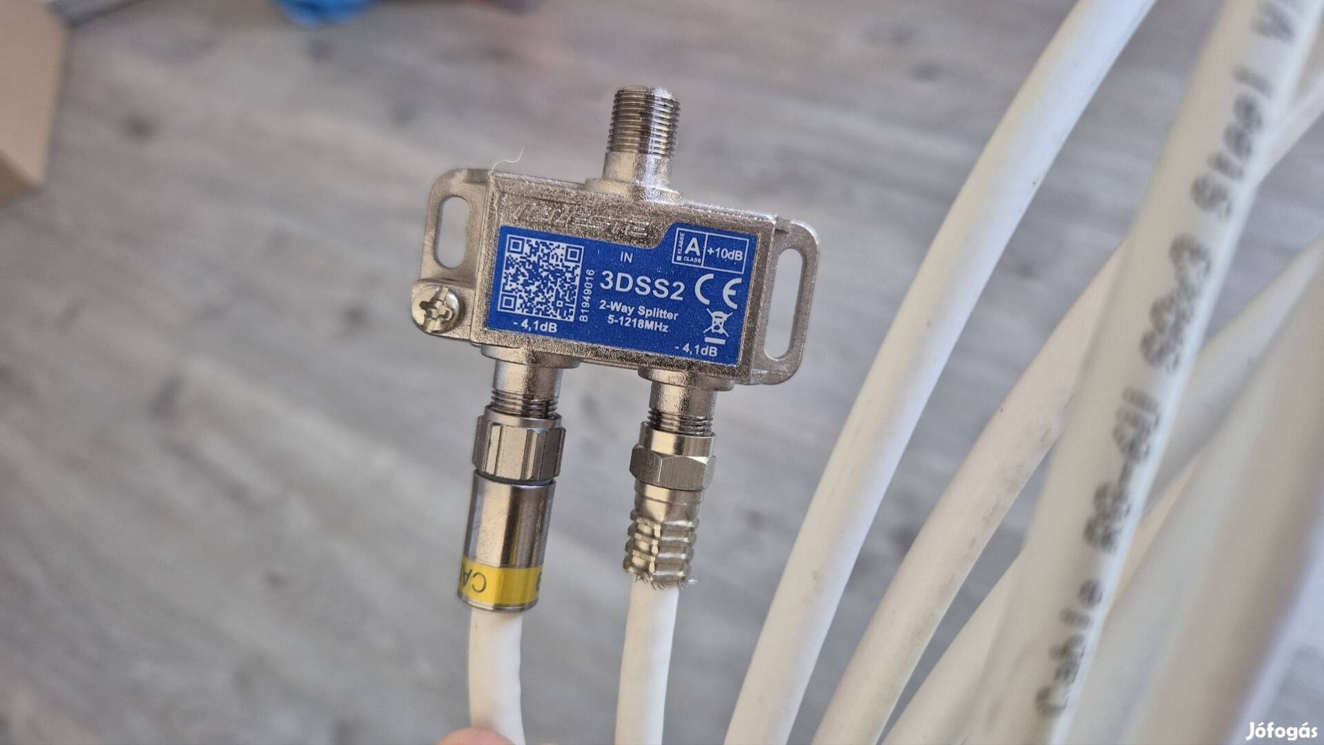 Antenna coax kábel F-csatlakozós coax elosztóval 2xF-anya